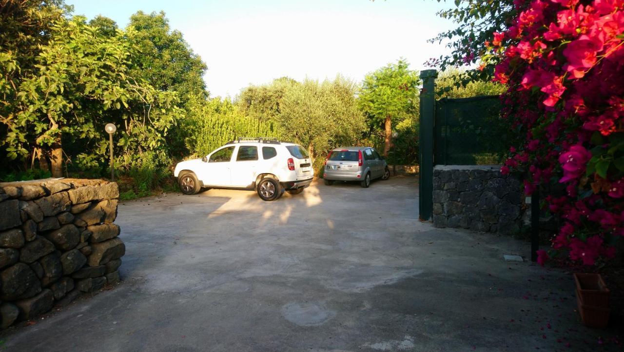 B&B CasaNera Riposto Bagian luar foto