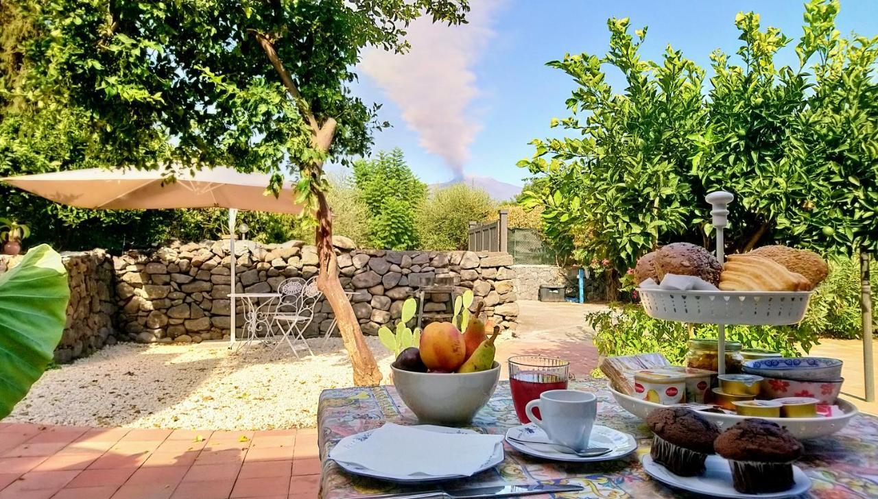 B&B CasaNera Riposto Bagian luar foto