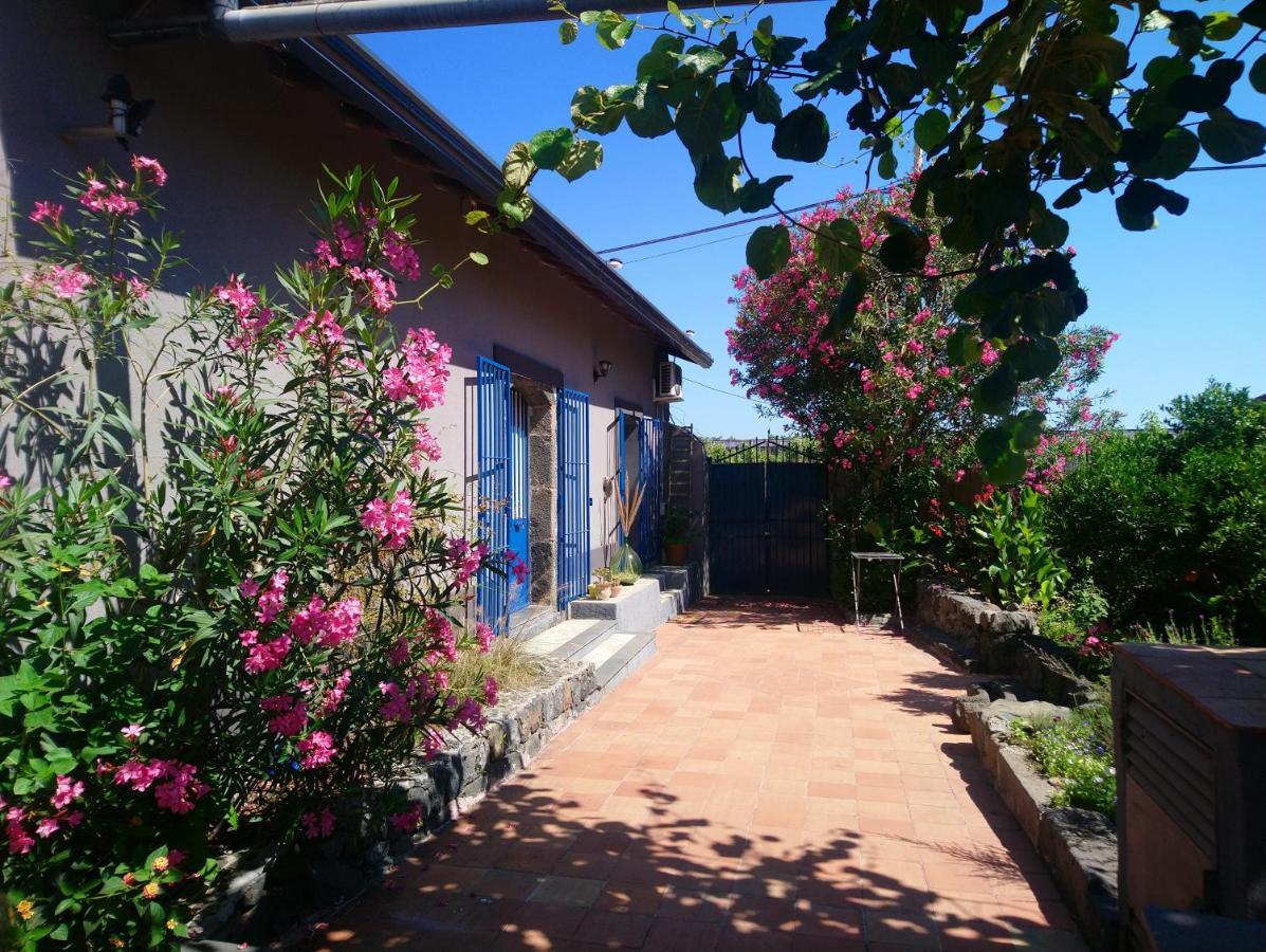 B&B CasaNera Riposto Bagian luar foto