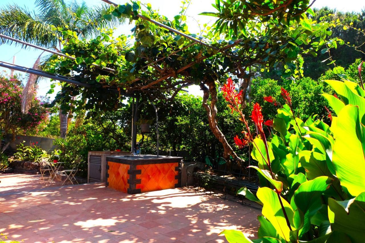 B&B CasaNera Riposto Bagian luar foto