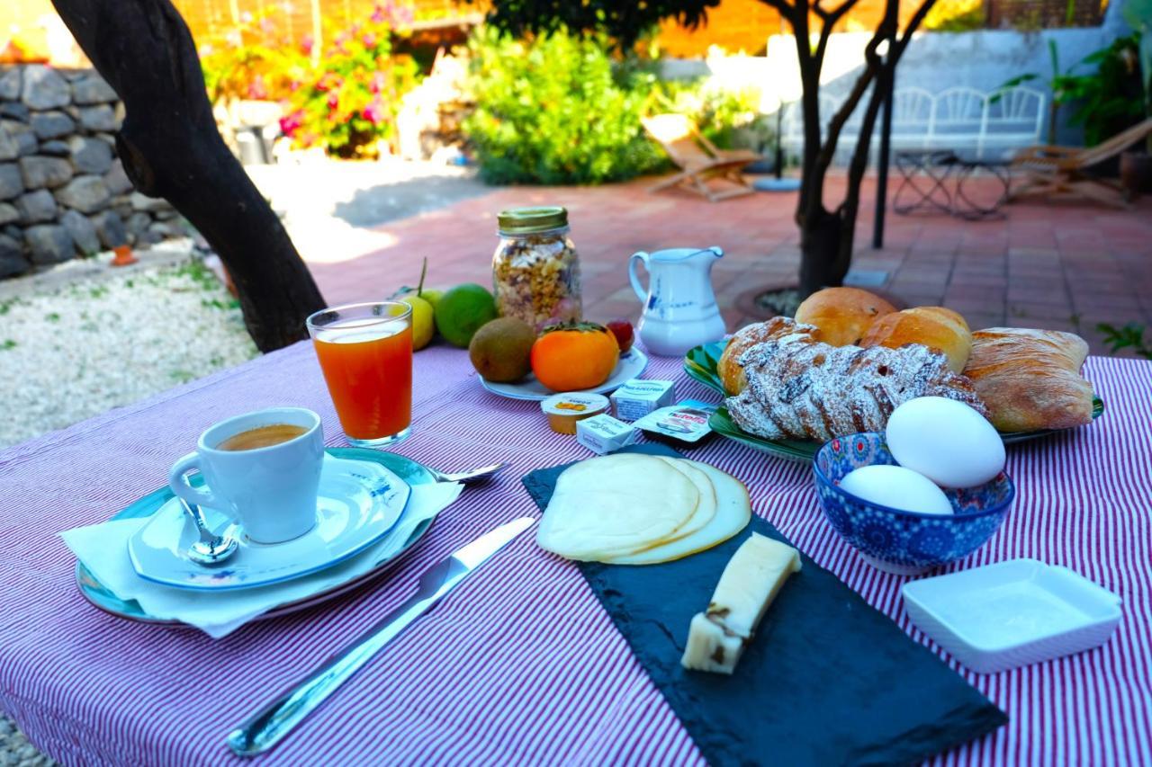 B&B CasaNera Riposto Bagian luar foto