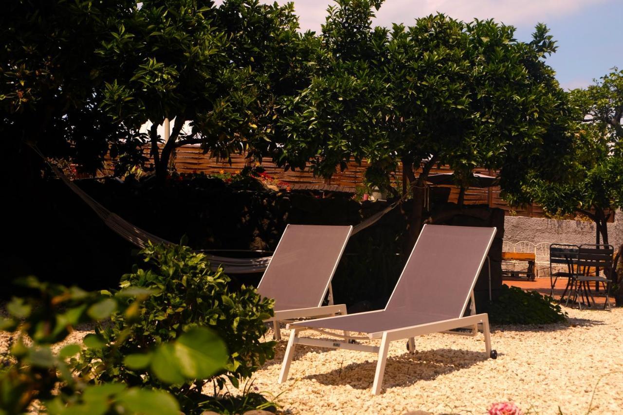 B&B CasaNera Riposto Bagian luar foto