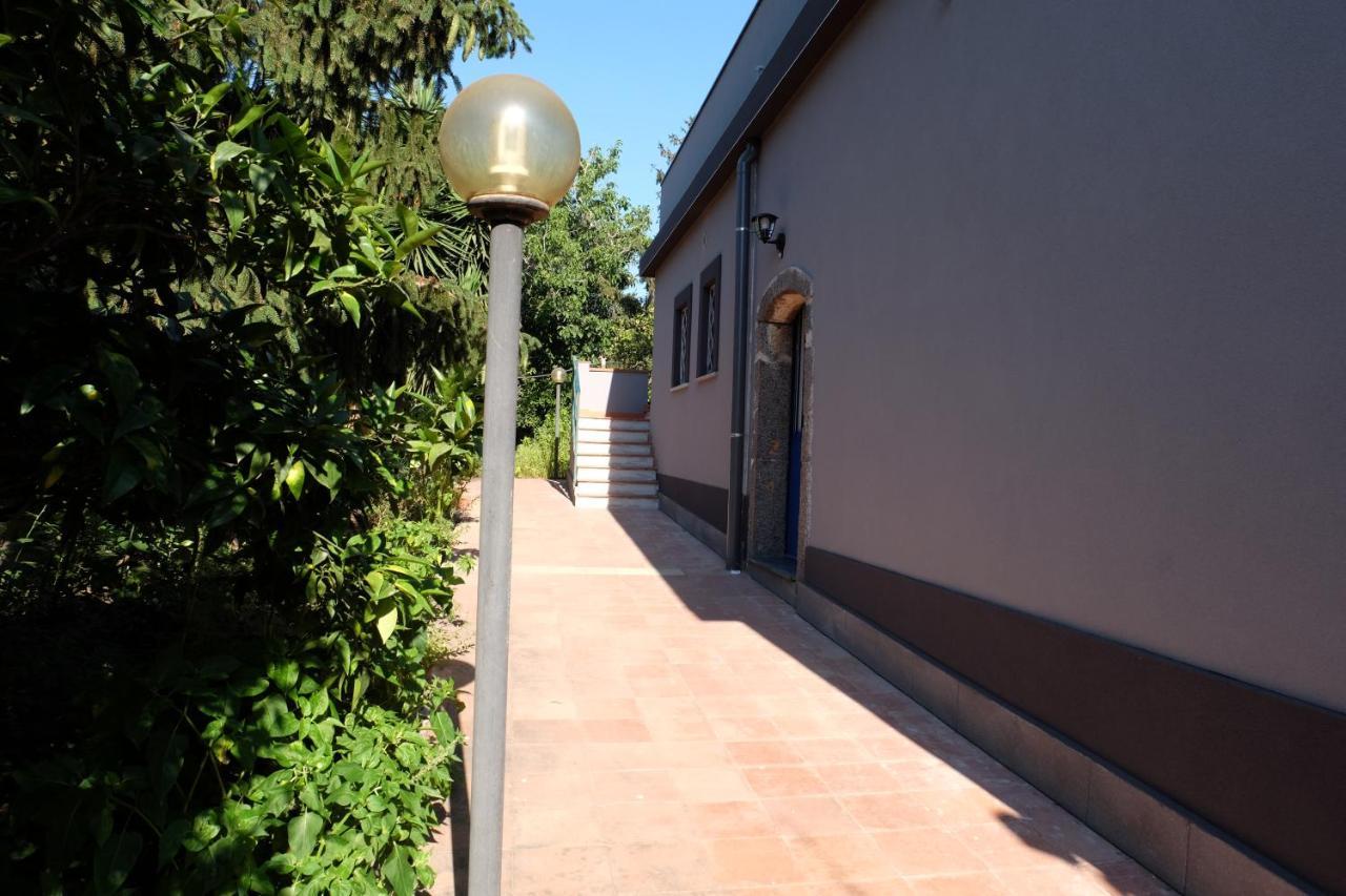 B&B CasaNera Riposto Bagian luar foto