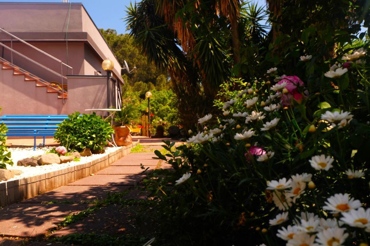 B&B CasaNera Riposto Bagian luar foto